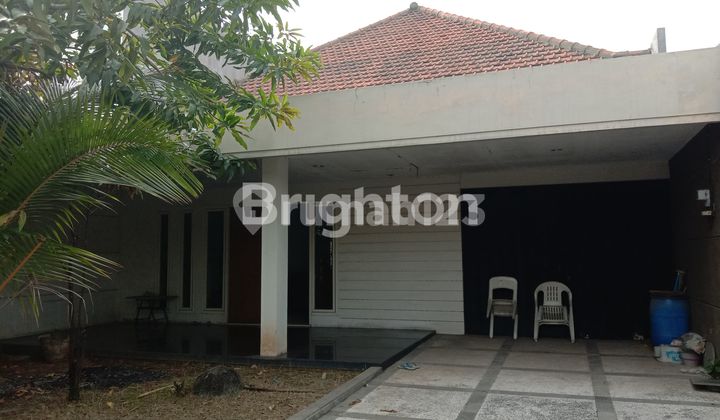 RUMAH PUSAT KOTA, DEKAT GRAND CITY, ROW JALAN 3 MOBIL RUMAH PUSAT KOTA, DEKAT GRAND CITY, ROW JALAN 3 MOBIL