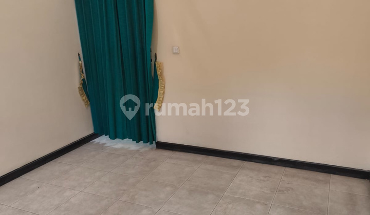 For Rent: Mulyosari Central Park! Large 2-Story Unit! For Rent: Mulyosari Central Park! Large 2-Story Unit!