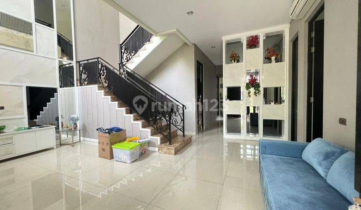 Rumah 2 Lantai Bagus Furnished The Mansion di Pakuwon Indah, Surabaya 1