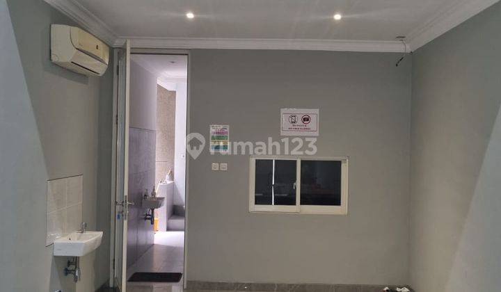 Rumah 2 Lantai Bagus di Sutorejo, Surabaya Mulyosari Cocok Untuk Showroom 7
