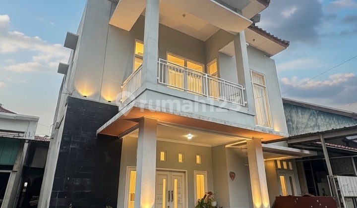 For Sale: 2-Story House Suitable for Boarding House or Guest House in Batu, Malang