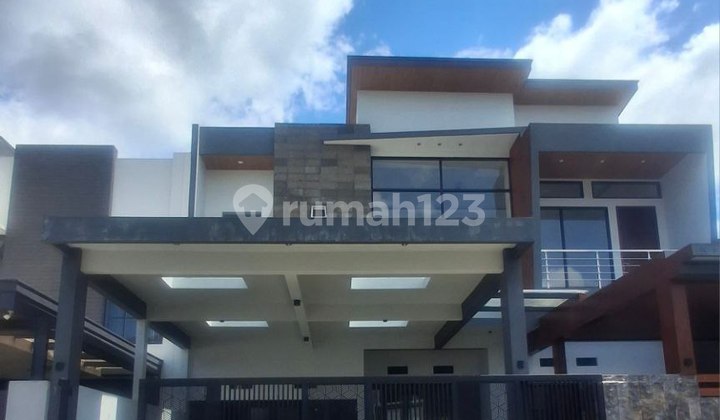 For Sale New, Modern, Luxury House in Araya Malang 2
