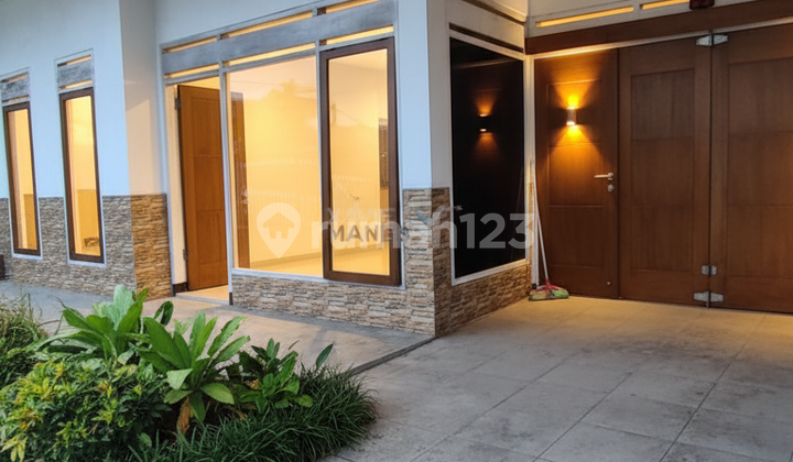 Dijual Rumah di Daerah Buah - Buahan Tengah Kota Malang Dijual Rumah di Daerah Buah - Buahan Tengah Kota Malang