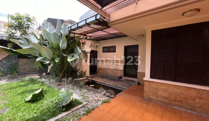 For Rent: Business-Suitable House on Jl. Guntur, Central Malang City