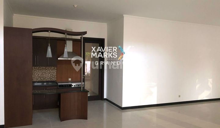 For Sale Hook House in Diamond Hill Citraland, Surabaya City 2