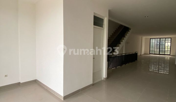 AXL! PERFECT FOR RESTAURANT! BUSY LOCATION! OSAKA BOULEVARD SHOPHOUSE, 4.5x20, CONNECTED UNITS