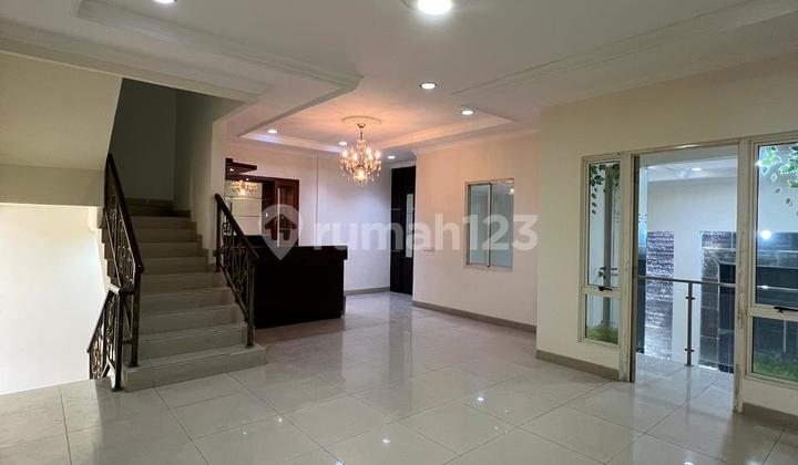 Termurah Langka! Rumah Mewah Florences Pik 8X20 3 Lantai 4Kt