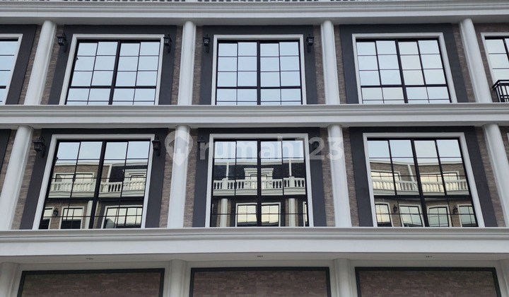 Termurah Se Planet! Brand New ! Ruko Edu City Pik2 4,5X12,5 3 Lantai Siap Huni