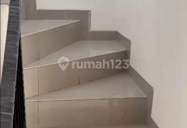 Termurah Dan Semi Furnish ! Rumah pik 2 Milenial 4,5x10 2 lantai AC , Meja makan , Sofa 2