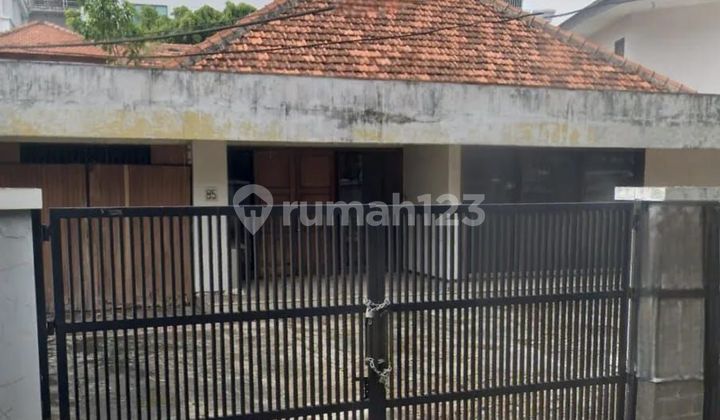 DiJual Rumah Tua di Menteng hitung Tanah di Jl.Kimangun SHM