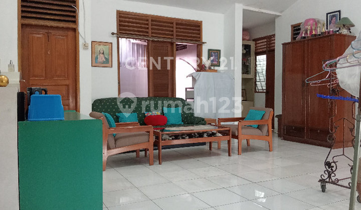 2-Story Flood-Free House in Rawamangun, East Jakarta S9170 2-Story Flood-Free House in Rawamangun, East Jakarta S9170