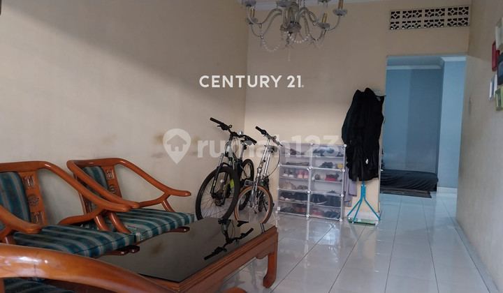 Rumah 2 Lantai Lokasi Strategis Di Pondok Kelapa S8337