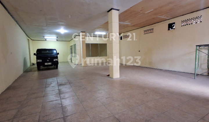 Ruangan untuk Kantor atau Gudang di Jatinegara Jakarta R2340