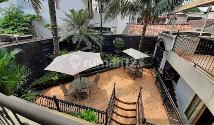 Rumah Classic dan Estetik 2 Lantai di Condet, Jakarta Timur S7785 Rumah Classic dan Estetik 2 Lantai di Condet, Jakarta Timur S7785