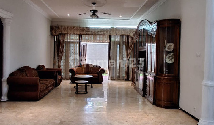 Rumah Mewah Furnished Siap Huni di Duren Sawit Jakarta S8956