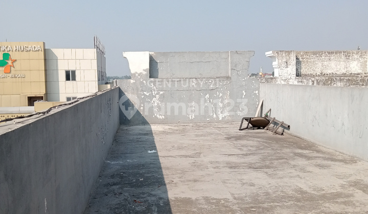 Shop House and Land in Commercial Area of Jati Asih R2051