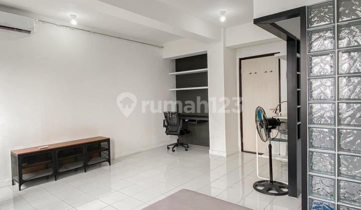 Apartemen Studio Deluxe Grand Kamala Lagoon Bekasi S8859