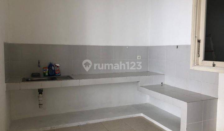 Disewakan rumah 2lantai rumah canary the spring summarecon gading serpong  2