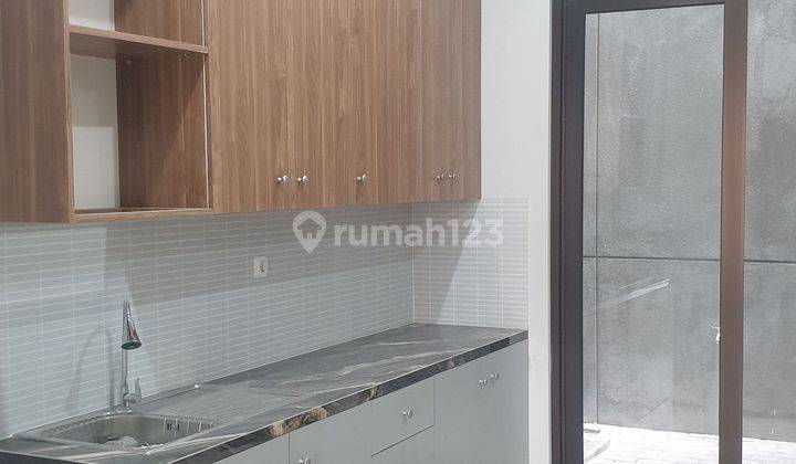 Rumah 2 Lt Bangunan Baru Siap Huni Cempaka Putih Jakarta Pusat 1