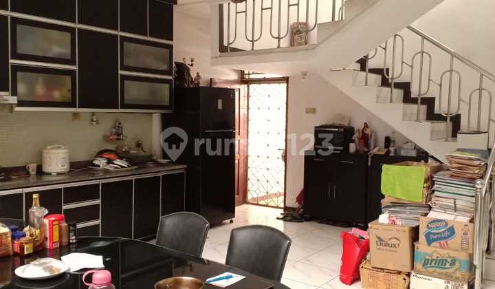 2-Story House, Flood-Free, Negotiable Price Near Arion Mall Rawamangun 2