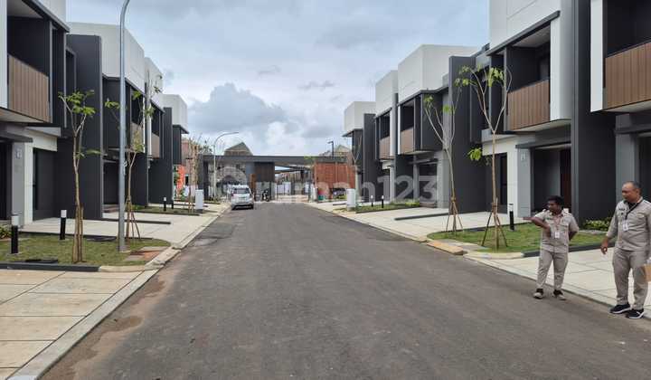 Rumah Siap Huni 2 Lantai Crown Gading Cluster Regia Bekasi 1