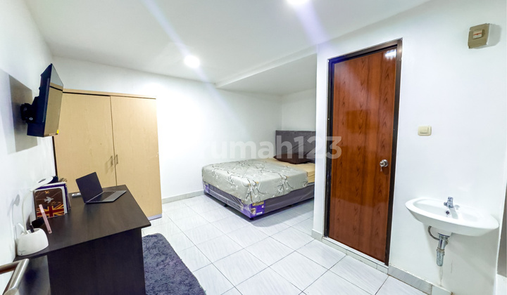 Active Boarding House, Negotiable Price, Strategic Location in Matraman, East Jakarta 2