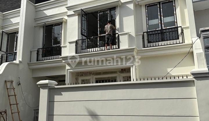 American Classic Luxury House in Cempaka Putih Central, Central Jakarta