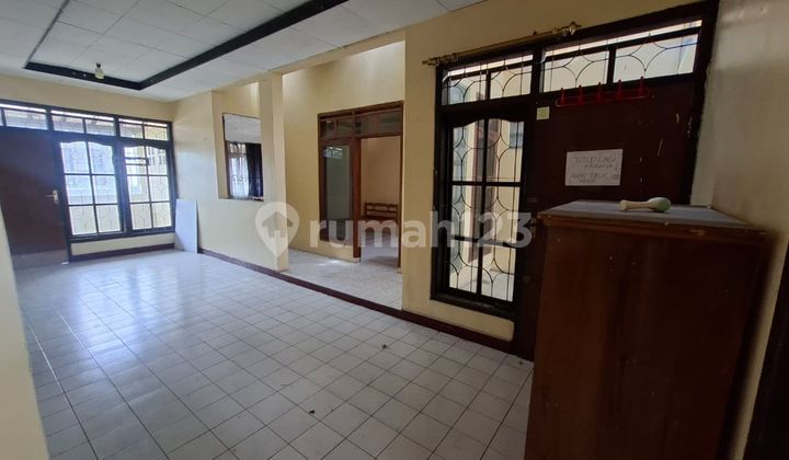 Rumah Lokasi Strategis di Sadang Serang Bandung