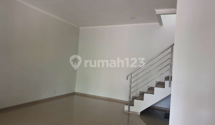 Comfortable &amp; Strategic House in Mekarwangi 2