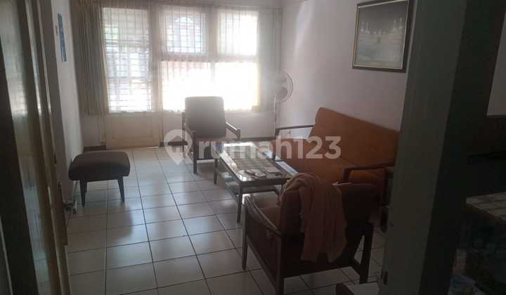 Rumah Terawat di Komplek Ciateul Bandung 2