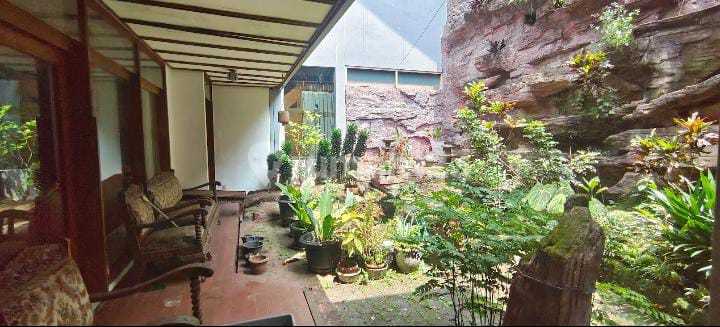 Rumah Luas di Sayap Setiabudi Bandung
