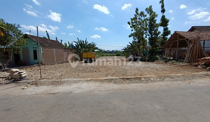 Strategic Land in Jejeran Bantul Near UAD Campus Strategic Land in Jejeran Bantul Near UAD Campus