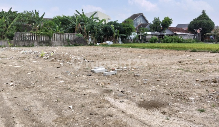 Land Near RSA UGM with SHM Legality in Sleman