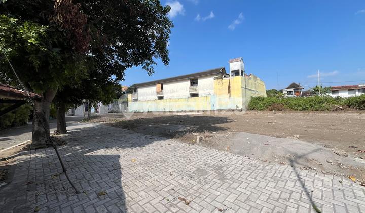 Strategic land for sale near UGM