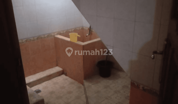 Disewakan Rumah Puri Tirta Kencana Jalan Ahmad Yani Strategis Sejuk 8