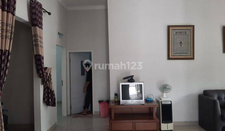 Dijual Rumah Besar, Corner, Muat Banyak Mobil, Graha Batu Karang 2