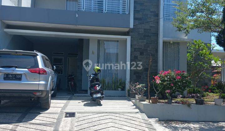 Dijual Rumah Corner Dg Taman Cantik di Cluster Sari Bunga Bakung 1