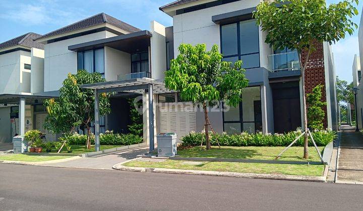 Langka,dijual Rumah Baru Posisi Bagus di Cluster Emily Summarecon 1