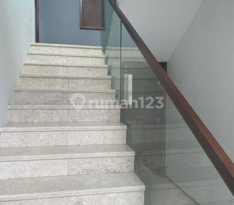 Disewakan Rumah di Senopati Area Jakarta Selatan 3