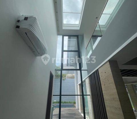 Disewakan Rumah di Senopati Area Jakarta Selatan 5