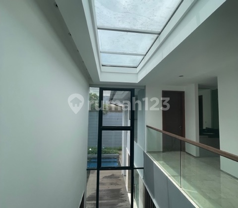 Disewakan Rumah di Senopati Area Jakarta Selatan 6