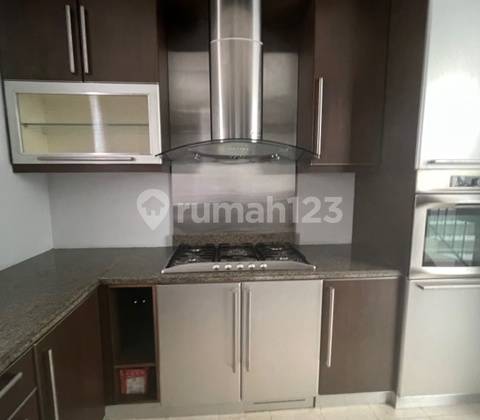 Disewakan Rumah di Senopati Area Jakarta Selatan 25