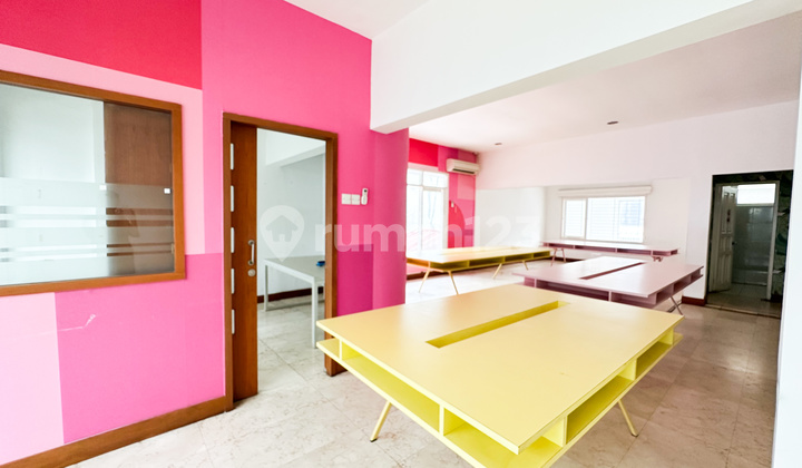 DISEWAKAN RUMAH DI KEBAYORAN BARU COCOK BUAT KANTOR JAKSEL 