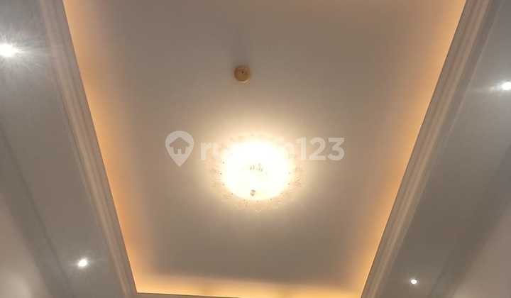 FOR SALE LUXURY HOUSE IN KUNINGAN AREA JAKSEL 2