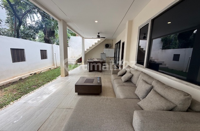 Dijual Rumah Kebayoran Baru Hook