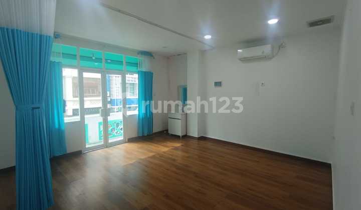 Permata Senayan Ready-to-Use Shophouse in Kebayoran Lama, South Jakarta 2