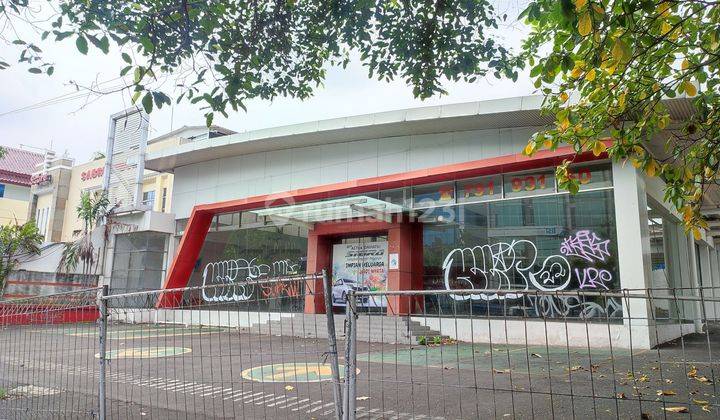 Dijual Gedung Ex. Showroom di Mampang Prapatan Jakarta Selatan 1