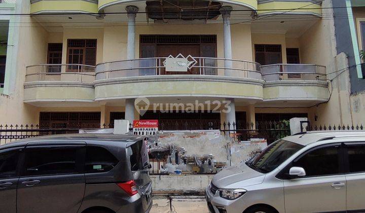 Disewa Rumah Tiga Lantai di Komplek Sunter STS Jakarta Utara