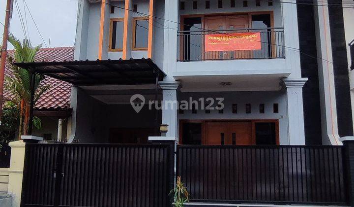 Disewa Rumah dua lantai di Tebet Barat Jakarta Selatan 1