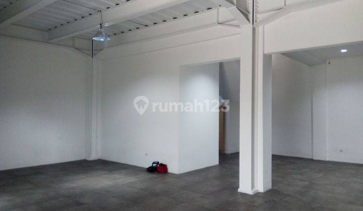 Dijual Gedung Jalan Boulevard Barat Kelapa Gading Jakarta Utara 2